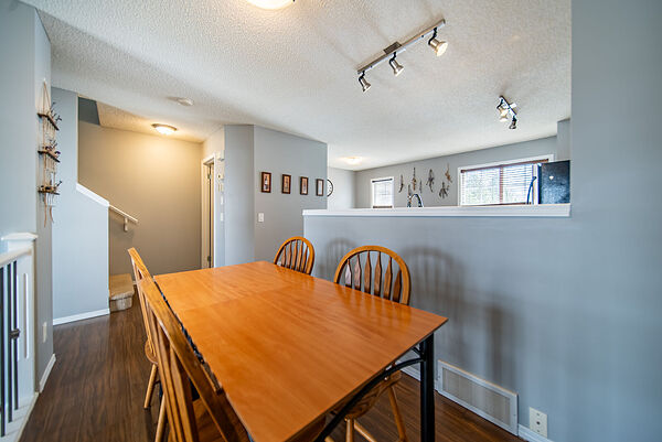 Calgary 2 bedrooms Townhouse for rent. Property photo: 744605-3