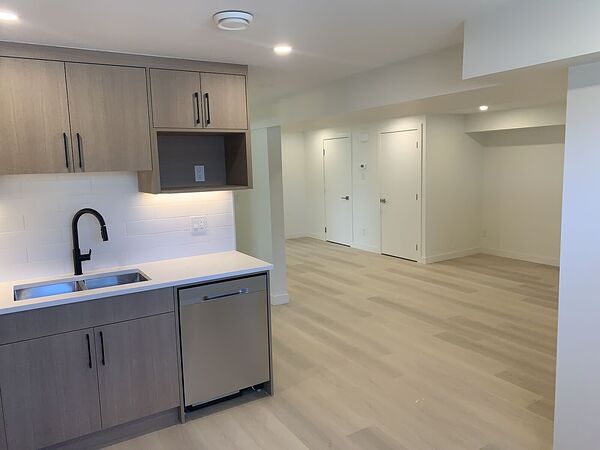 Calgary 3 bedrooms Fourplex for rent. Property photo: 744756-3