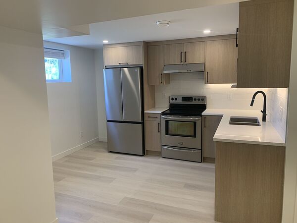 Calgary 3 bedrooms Fourplex for rent. Property photo: 744756-2