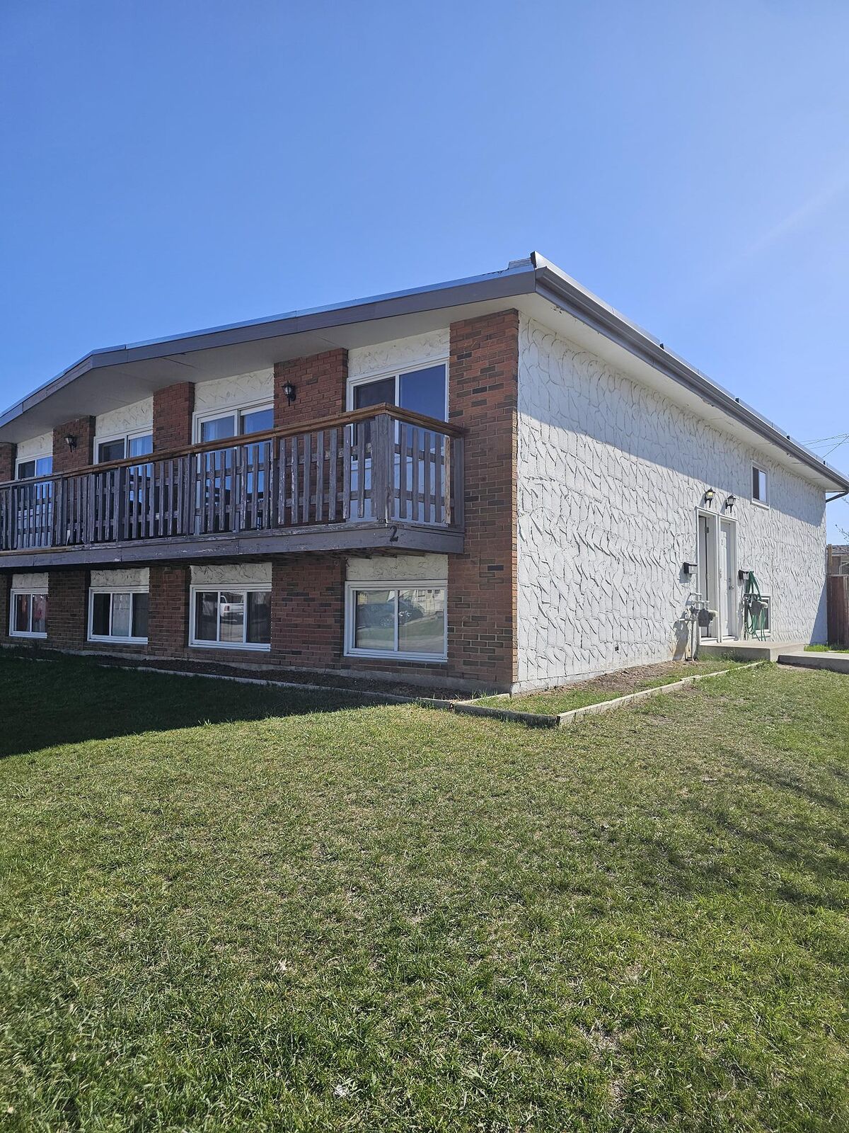 Calgary 3 bedrooms Fourplex for rent. Property photo: 744761-1