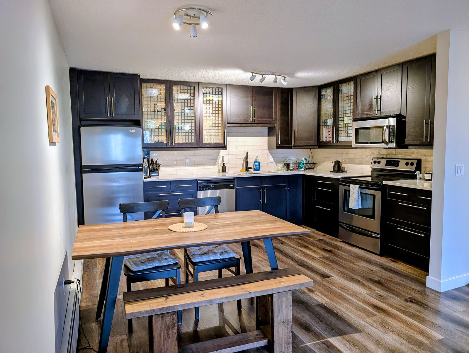 Calgary 2 bedrooms Condo Unit for rent. Property photo: 744778-1