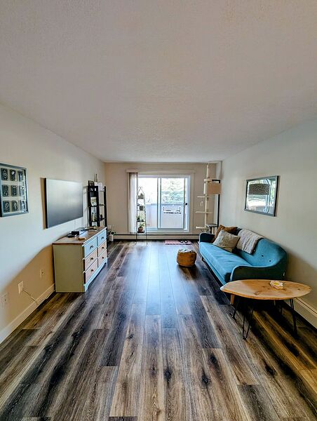 Calgary 2 bedrooms Condo Unit for rent. Property photo: 744778-3