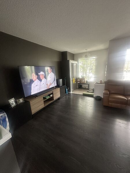 Calgary 3 bedrooms House for rent. Property photo: 744852-3
