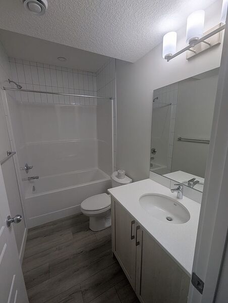 Calgary 2 bedrooms Basement for rent. Property photo: 744854-3
