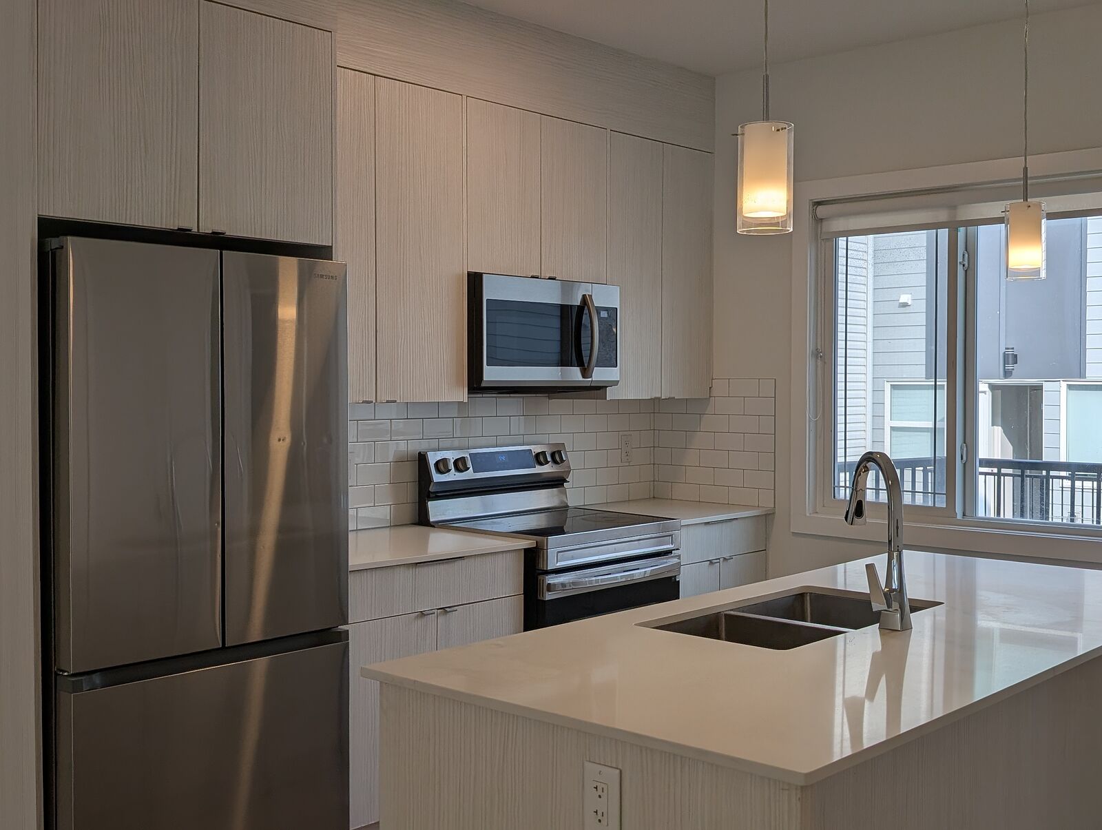 Calgary 3 bedrooms Townhouse for rent. Property photo: 744902-1
