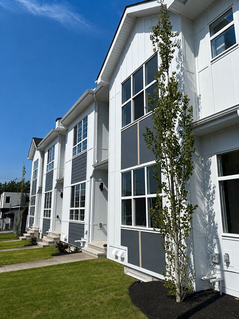 Calgary 3 bedrooms Fourplex for rent. Property photo: 744932-1