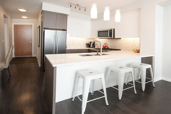 Calgary 1 + Den bedrooms Condo Unit for rent. Property photo: 744943-3