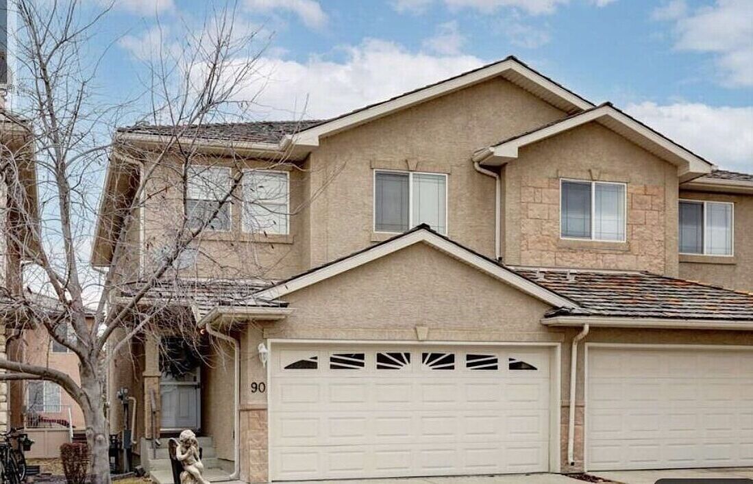 Calgary 3 bedrooms Duplex for rent. Property photo: 744951-1