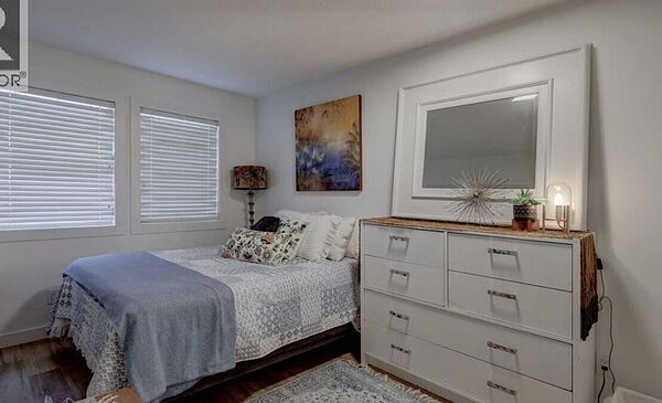 Calgary 3 bedrooms Duplex for rent. Property photo: 744951-2