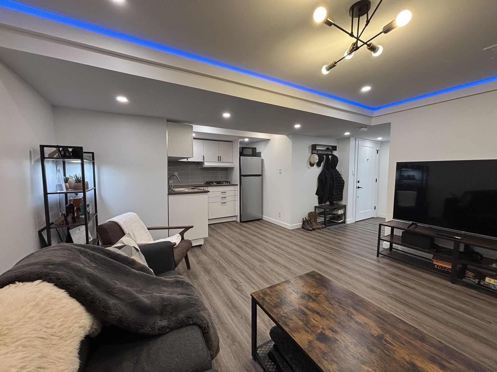 Calgary 1 + Den bedrooms Basement for rent. Property photo: 744962-1