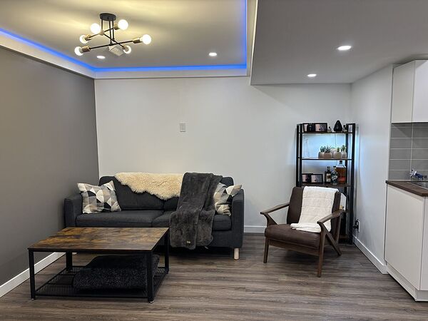 Calgary 1 + Den bedrooms Basement for rent. Property photo: 744962-2