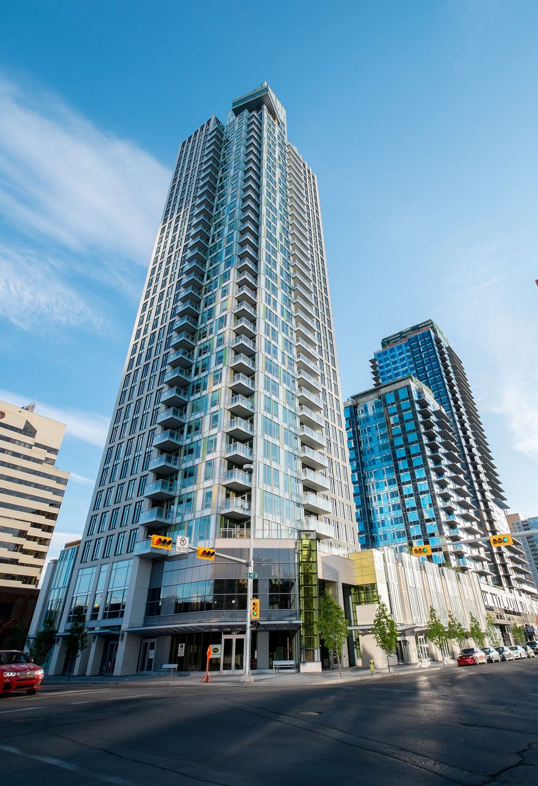 Calgary 2 bedrooms Condo Unit for rent. Property photo: 745002-1