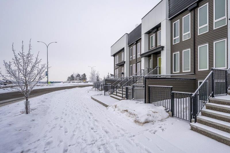 Calgary 1 bedroom Townhouse for rent. Property photo: 745089-1