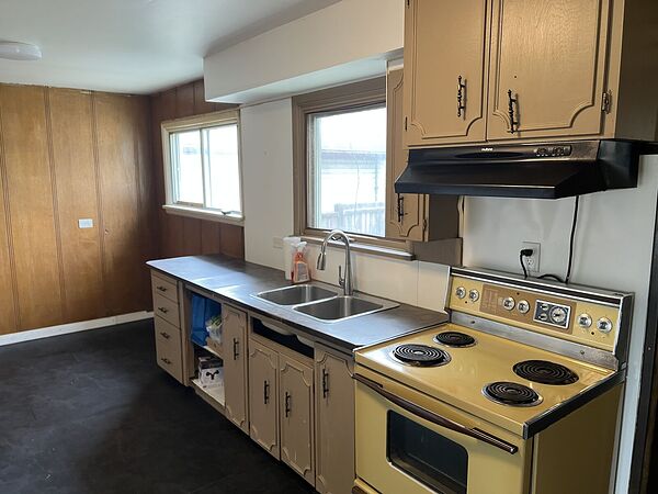 Calgary 2 bedrooms House for rent. Property photo: 745090-2