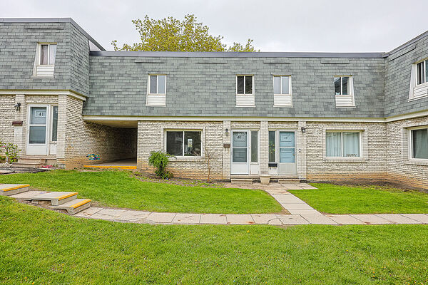 Mississauga 3 bedrooms Townhouse for rent. Property photo: 745114-2