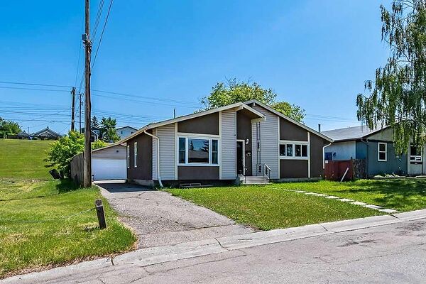 Calgary 2 bedrooms Main Floor for rent. Property photo: 745182-2