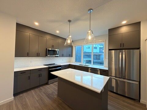 Calgary 3 + Den bedrooms Townhouse for rent. Property photo: 745243-1