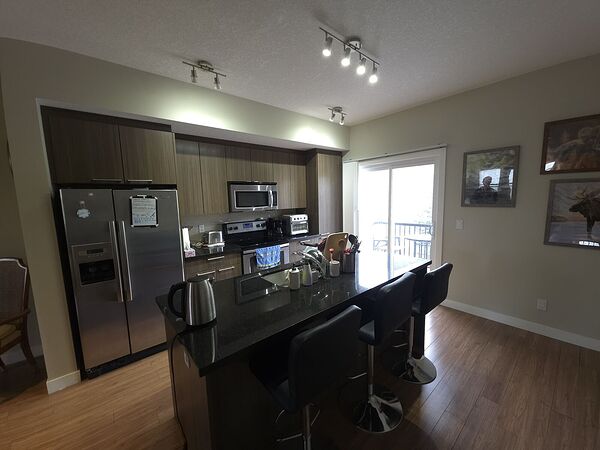 Calgary 2 + Den bedrooms Townhouse for rent. Property photo: 745287-2