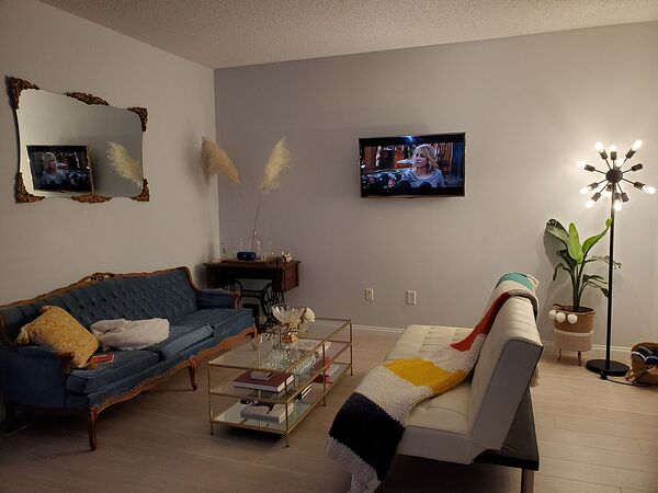 Calgary 2 bedrooms Condo Unit for rent. Property photo: 745296-3