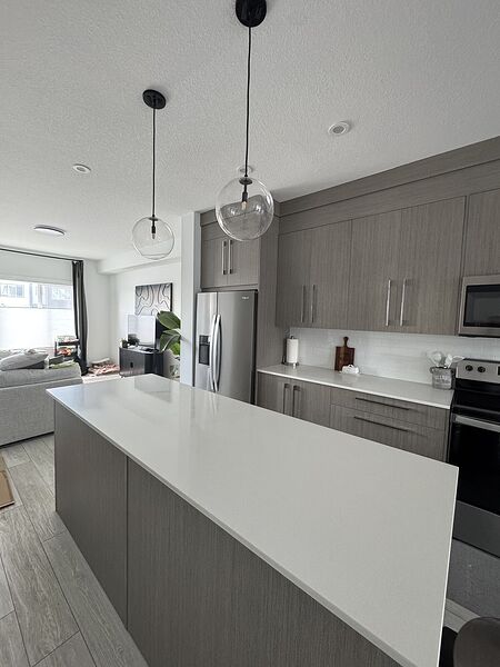 Calgary 3 bedrooms Triplex for rent. Property photo: 745367-3