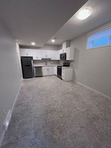 Calgary 2 bedrooms Basement for rent. Property photo: 745368-3