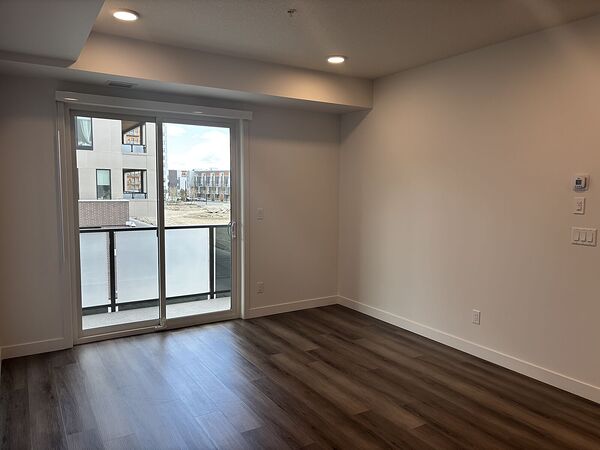 Calgary 2 bedrooms Condo Unit for rent. Property photo: 745390-3