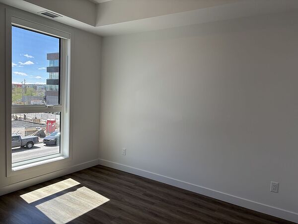 Calgary 1 bedroom Condo Unit for rent. Property photo: 745394-2