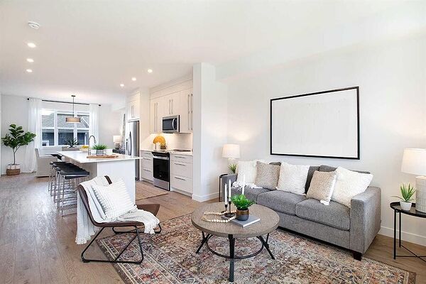 Chestermere 3 + Den bedrooms Townhouse for rent. Property photo: 745413-3