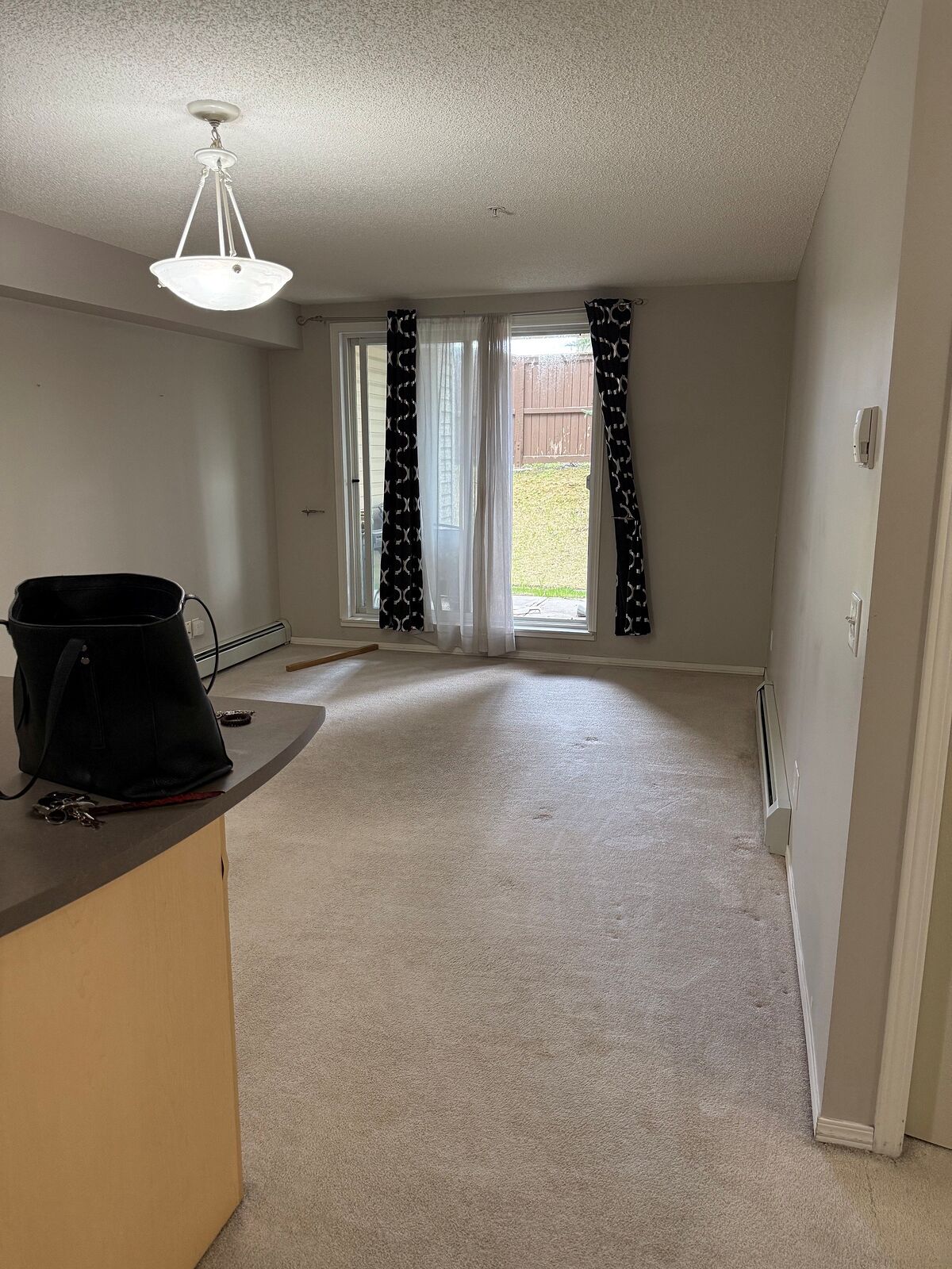 Calgary 1 + Den bedrooms Condo Unit for rent. Property photo: 745503-1