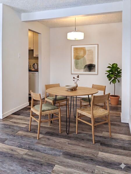 Calgary 2 bedrooms Condo Unit for rent. Property photo: 745531-2