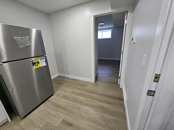 Calgary 6 bedrooms House for rent. Property photo: 745589-3