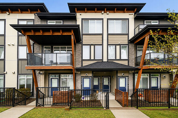 Calgary 3 bedrooms Townhouse for rent. Property photo: 745607-2