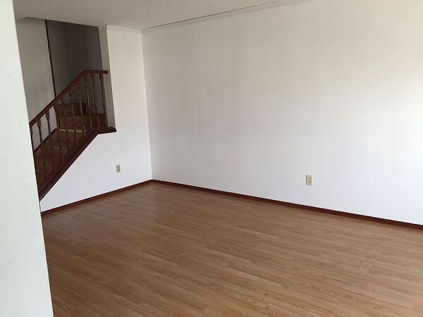 Calgary 3 bedrooms House for rent. Property photo: 745646-2