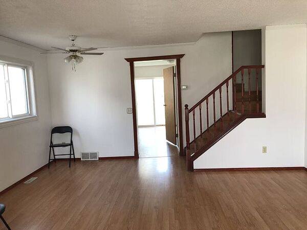 Calgary 3 bedrooms House for rent. Property photo: 745646-3