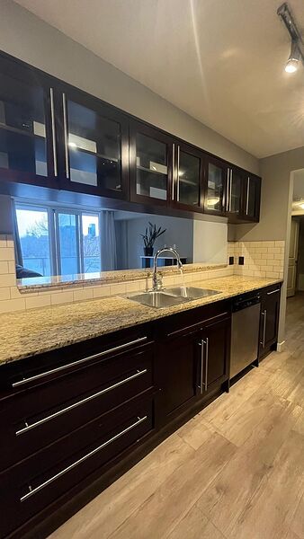 Calgary 2 bedrooms Condo Unit for rent. Property photo: 745661-2