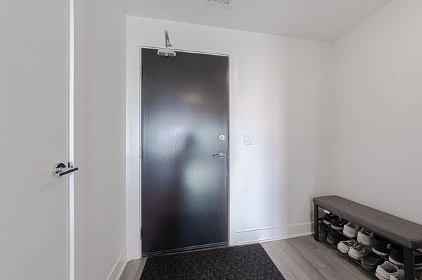 Calgary 1 bedroom Condo Unit for rent. Property photo: 745791-3