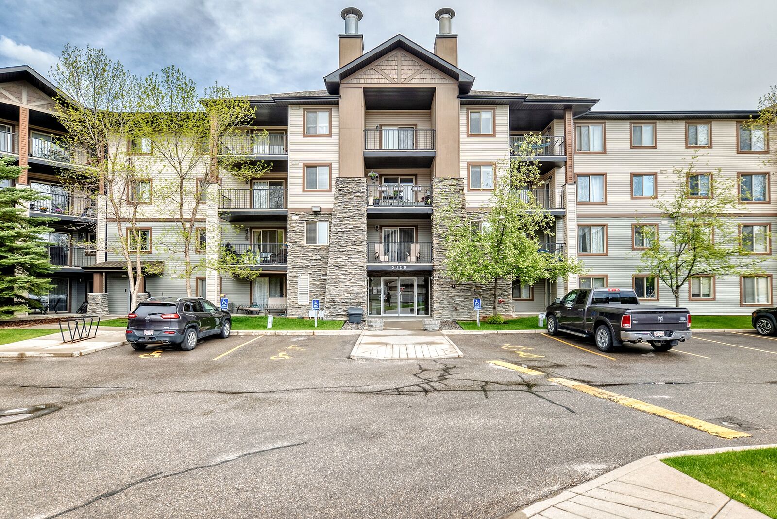 Calgary 1 bedroom Condo Unit for rent. Property photo: 745926-1