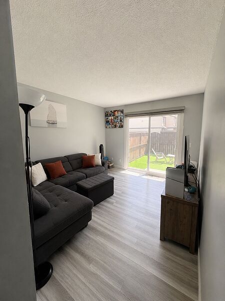 Calgary 4 bedrooms Townhouse for rent. Property photo: 745941-3