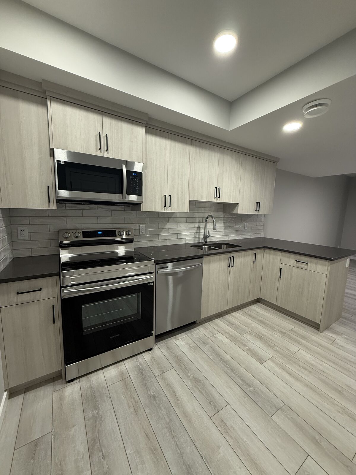 Calgary 2 bedrooms Basement for rent. Property photo: 745942-1