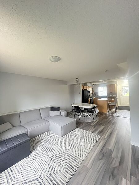 Airdrie 3 bedrooms Townhouse for rent. Property photo: 745944-3