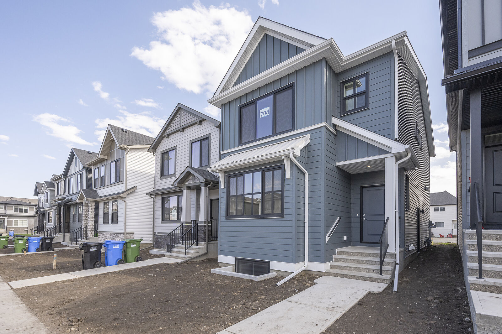 Calgary 3 bedrooms House for rent. Property photo: 745945-1