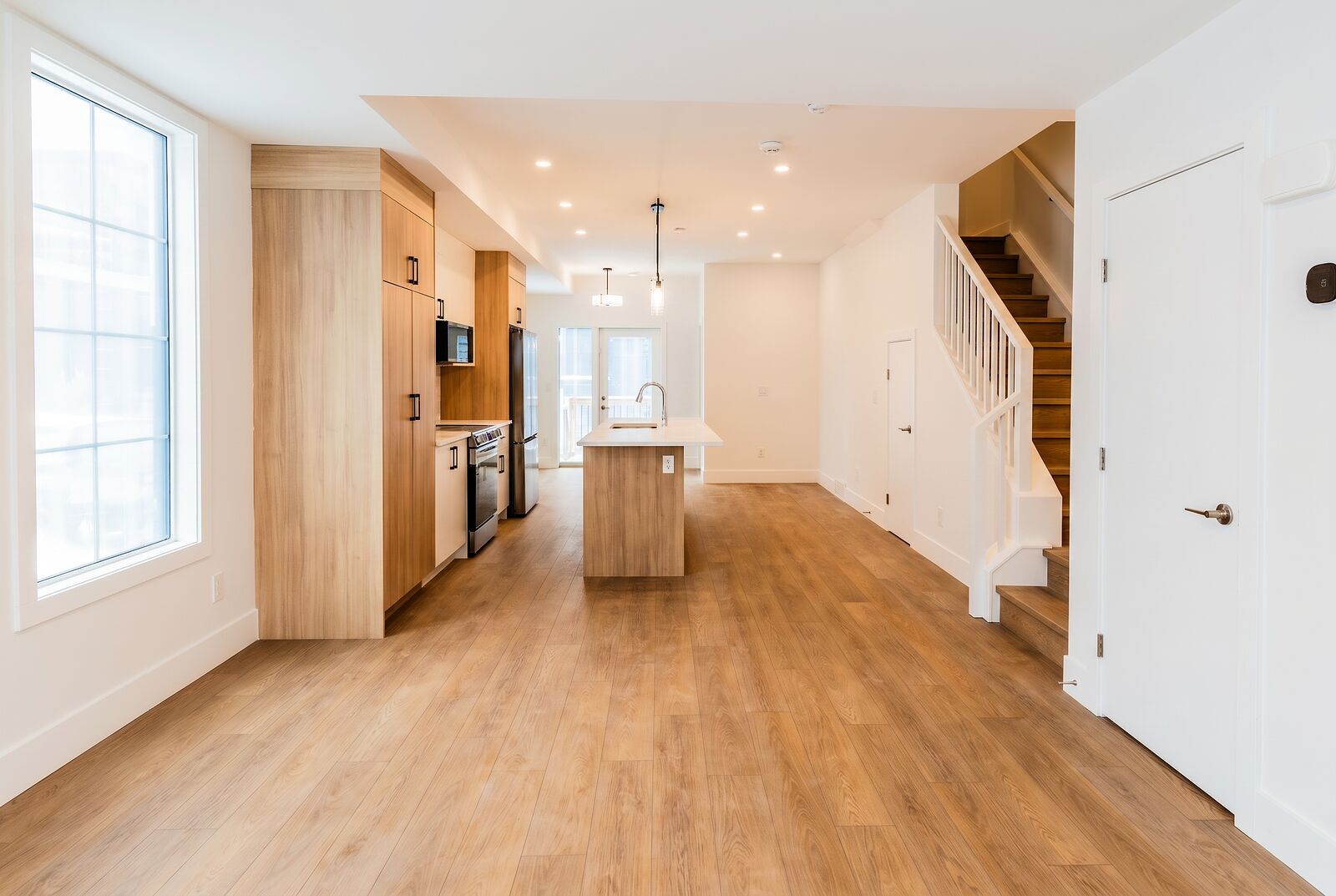 Calgary 1 bedrooms Apartment for rent. Property photo: 745971-1