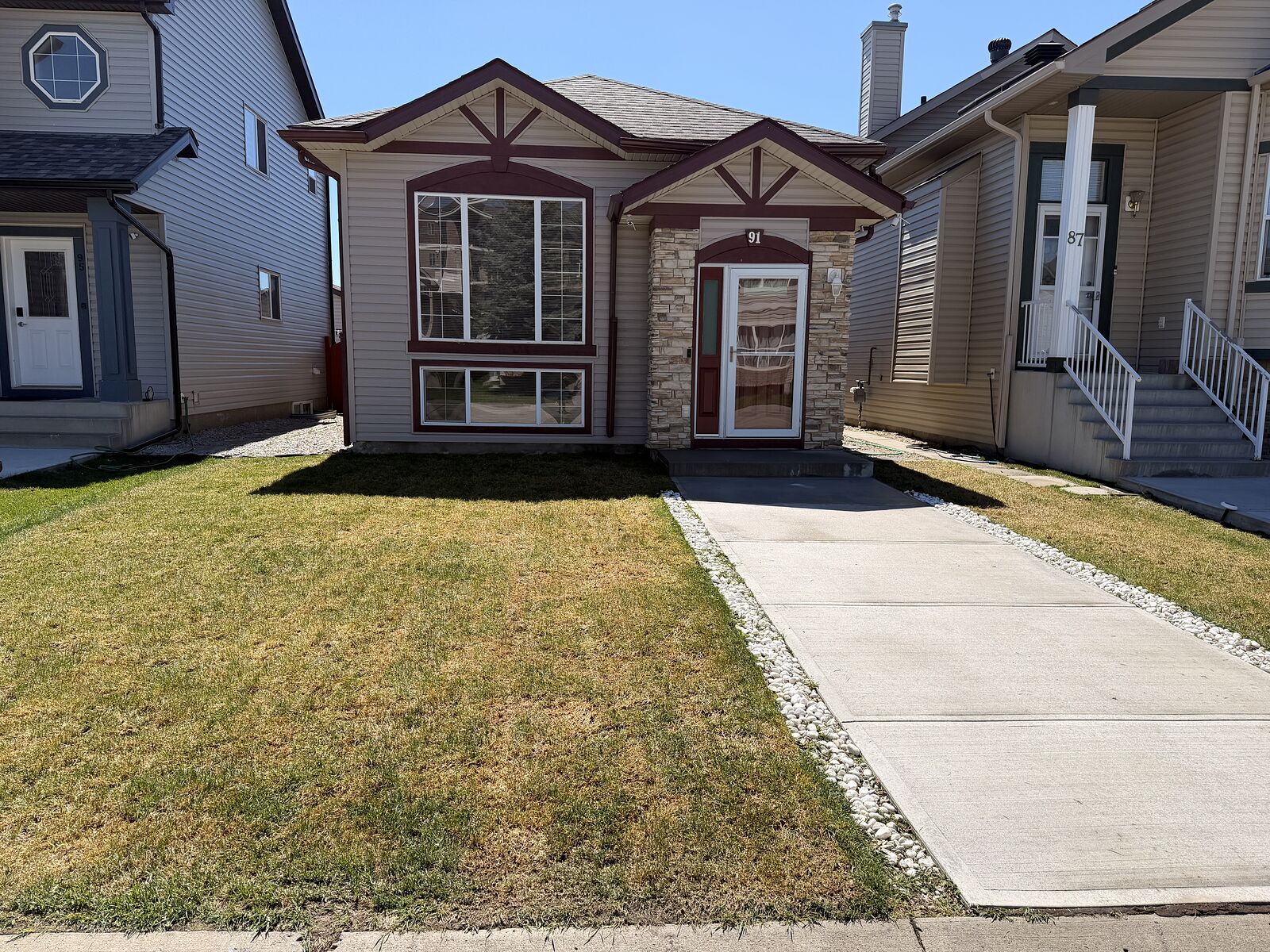 Calgary 3 bedrooms House for rent. Property photo: 746002-1