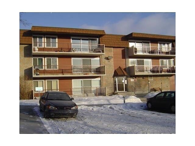 Calgary 3 bedrooms Condo Unit for rent. Property photo: 746009-1