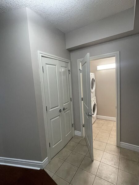 Calgary 2 bedrooms Condo Unit for rent. Property photo: 746010-2