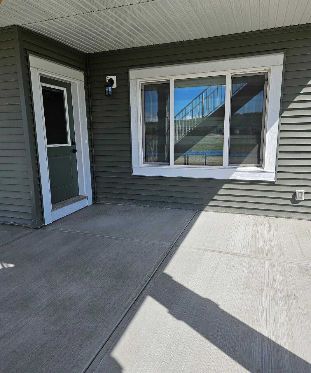 Calgary 2 bedrooms Basement for rent. Property photo: 746011-1