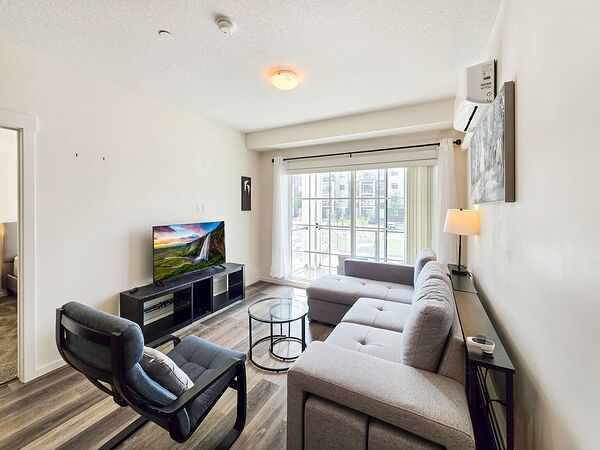 Calgary 2 bedrooms Condo Unit for rent. Property photo: 746019-3