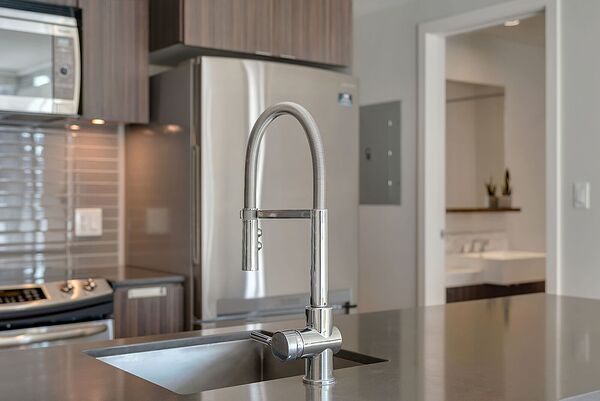 Calgary 1 + Den bedrooms Condo Unit for rent. Property photo: 746029-2