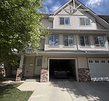 Beautiful Townhouse 3 bedrooms 1.5 bathrooms, 3 mins walk to playground