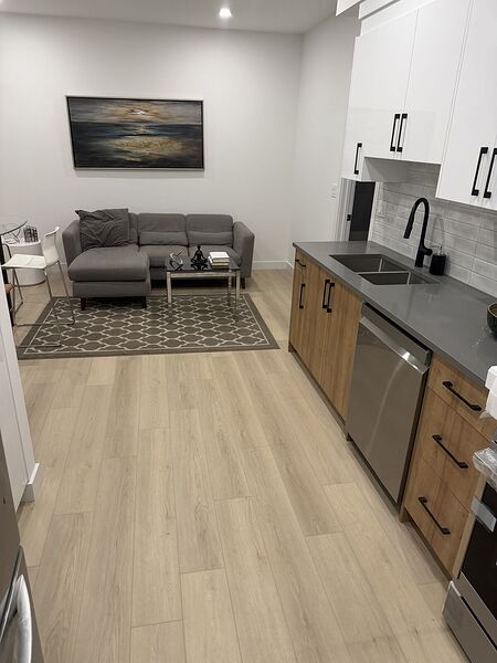 Calgary 1 bedroom Basement for rent. Property photo: 746200-3